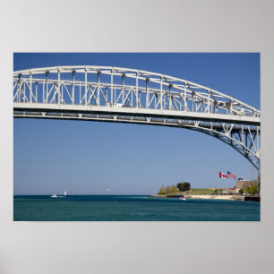 Die Blue Water Bridge ist eine zweispurige Brücke  Poster