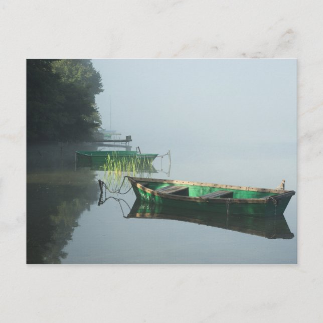 Die Boote auf dem ruhigen See - Postkarte (Vorderseite)