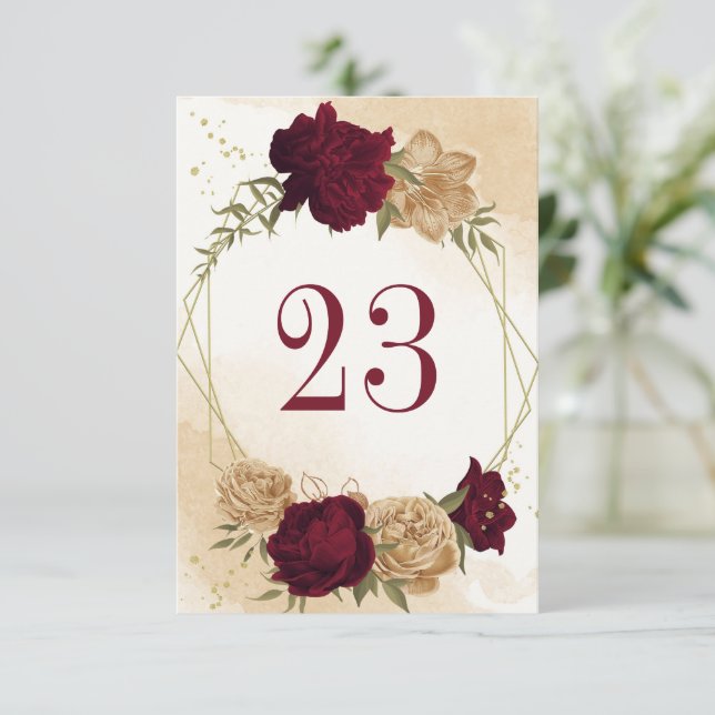Die botanische Tischnummer Maroon-Beige (Stehend Vorderseite)