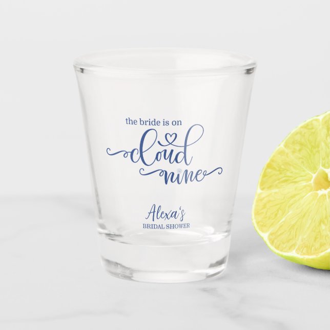 Die Braut steht auf Cloud 9 Schnapsglas (Vorderseite)