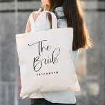 Die Brautkalligraphie Tragetasche<br><div class="desc">Die Bride Wedding Kalligrafy Tote Tag bietet Spaß und hübsche Kalligraphie, zusammen mit der Braut, um den neuen Nachnamen zu sein.</div>