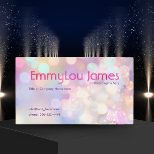 Die bunte Nachtleben-Künstlerin funkelt Visitenkarte