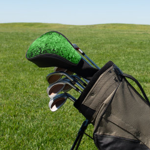 Die Diskothek in Grüntönen spiegelt die Plätze und Golf Headcover