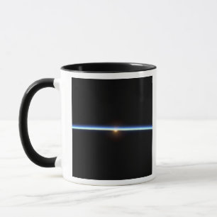 Die dünne Linie der Atmosphäre der Erde 2 Tasse