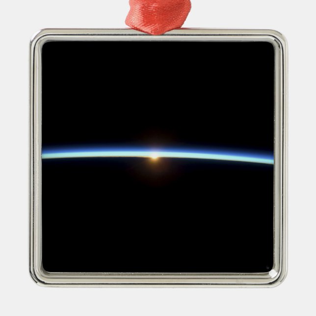 Die dünne Linie der Erdatmosphäre 2 Ornament Aus Metall (Vorne)