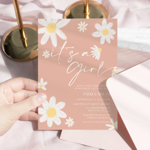 Die Dusche ist ein Mädchen, das in Rosa Blush Dais Einladung