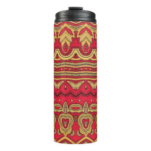 Die Einrichtung ist orientalisch. Thermosbecher