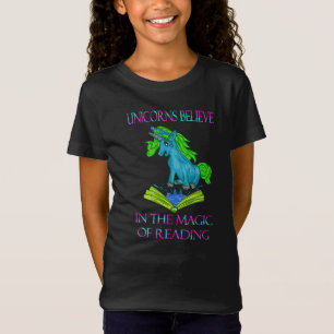 Die Einwohner glauben an den Zauber des Lesens T-Shirt