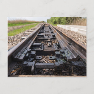 Die Eisenbahn verschwindet in der Ferne Postkarte