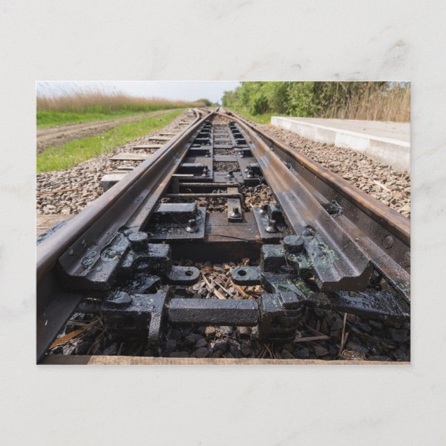 Die Eisenbahn verschwindet in der Ferne Postkarte (Vorderseite)