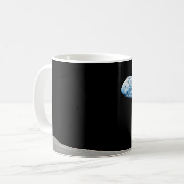 Die Erde erhebt sich über dem Mondlicht. Kaffeetasse (Vorderseite Links)