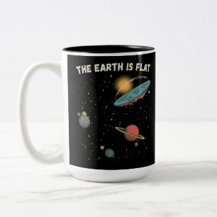 Die Erde ist eine flache humorvolle Theorie Zweifarbige Tasse