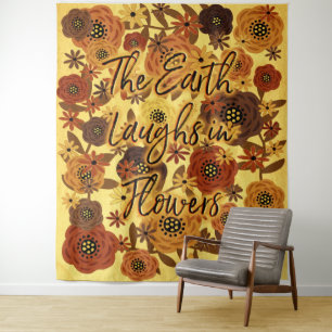 Die Erde lacht in Blumen Extra Large Wandteppich