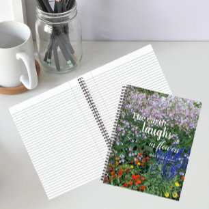 Die Erde lacht in Blumen Zitat Floral Notizbuch