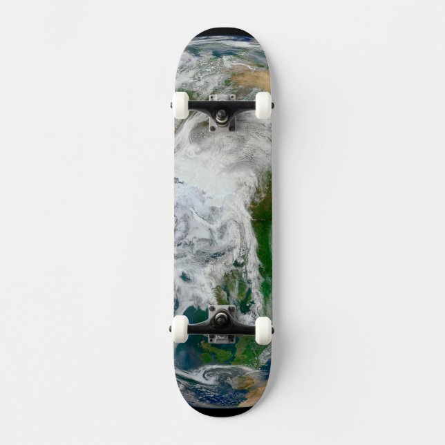 Die Erde mit der Arktis, Europa und Asien. Skateboard (Vorderseite)