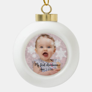 Die ersten Weihnachtsschneeflocken des Babys Keramik Kugel-Ornament