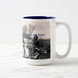 Die Familie ist eine Verbindung zu unserer Zweifarbige Tasse
