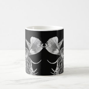 Die Federn schwarz u. weiße photographische Kunst Kaffeetasse