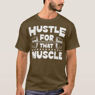 Die Fitness des Muskelspiels, die Gewichte hebt T-Shirt