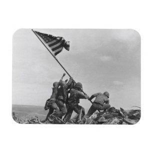 Die Flagge auf Iwo Jima hissen Magnet