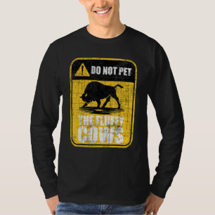 Die flauschigen Kühe, die in Buffalo Wildtiere geh T-Shirt