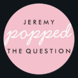 Die Frageopcorn-Begrüßungstafel-Aufkleber geklebt Runder Aufkleber<br><div class="desc">Bewahren Sie diesen Aufkleber auf eine Tasche mit frisch gepopptem Popcorn!</div>