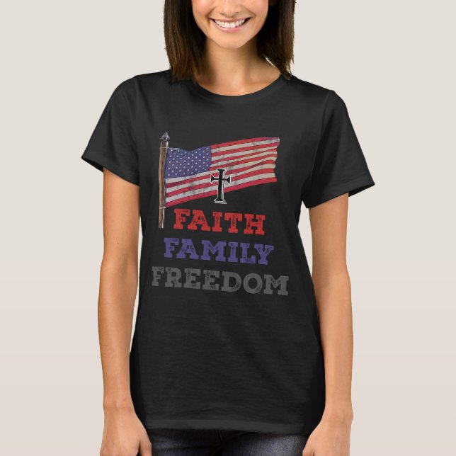 Die Freiheit der Familie überqueren mit der Flagge T-Shirt (Vorderseite)