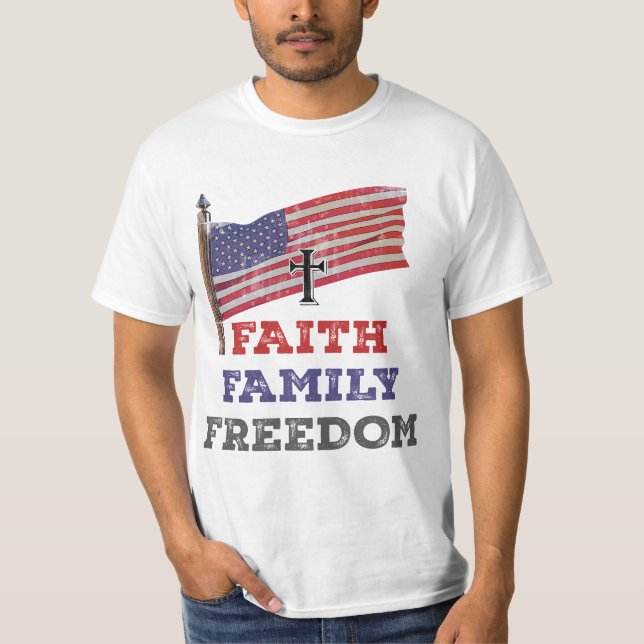 Die Freiheit der Familie überqueren mit der Flagge T-Shirt (Vorderseite)
