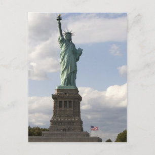 Die Freiheitsstatue auf der Insel der Freiheit in  Postkarte