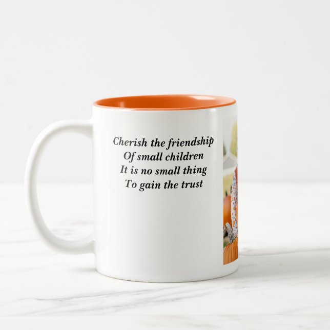 Die Freundschaft der Kinder Zweifarbige Tasse (Links)