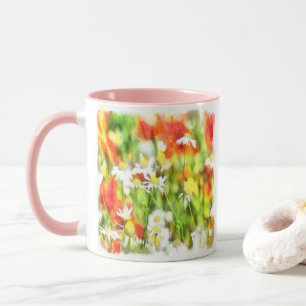 Die Frühlingsfarben auf sonniger Wasserfarbe Tasse