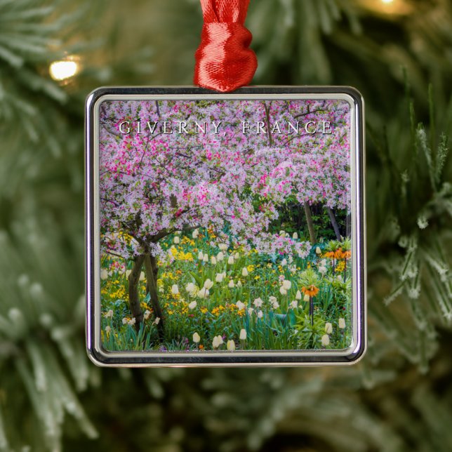 Die Frühlingszeit im Garten von Claude Monet Ornament Aus Metall (Baum)