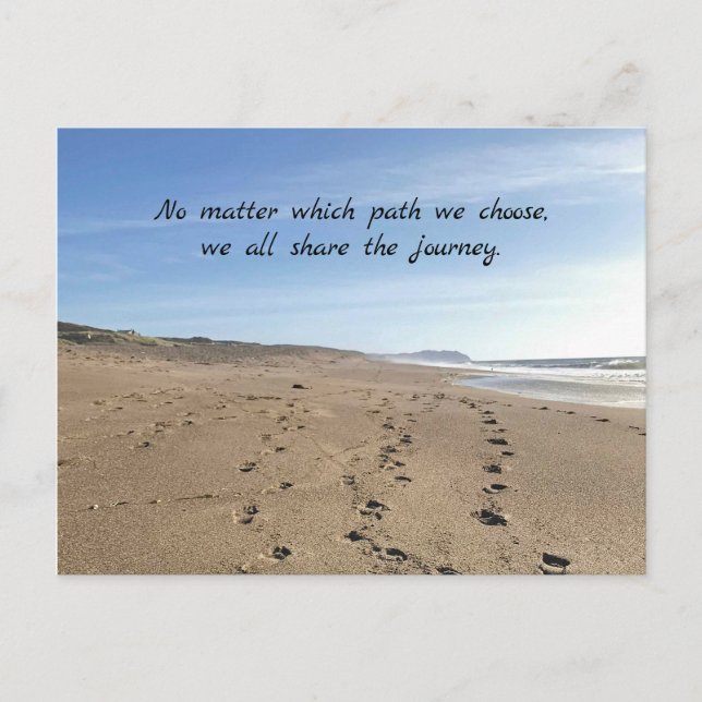 Die Fußabdrücke der Reise auf der Sand-Postkarte Postkarte (Vorderseite)