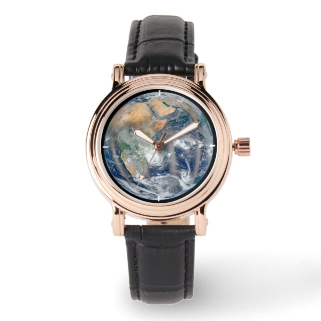 Die ganze Erde, die die östliche Hemisphäre zeigt. Armbanduhr (Vorderseite)