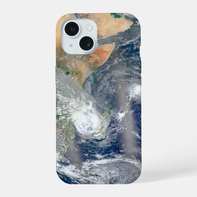 Die ganze Erde, die die östliche Hemisphäre zeigt. iPhone 15 Hülle (Rückseite)