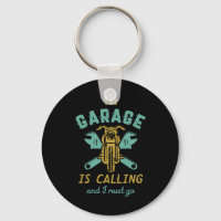 Die Garage ruft ein sonniges Motorrad