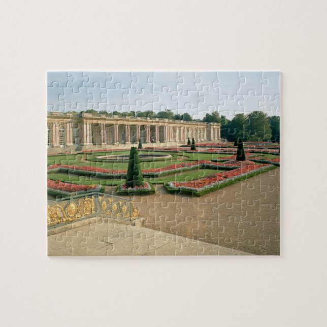 Die Garten-Fassade des großartigen Trianon, 1687 (Horizontal)