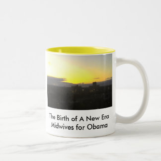 Die Geburt einer neuen Ära Zweifarbige Tasse