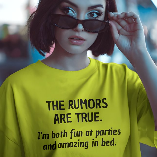 Die Gerüchte sind wahr" Funny und mutiges Party Tri-Blend Shirt (Funny party shirt with bold text – great for outgoing personalities and confident vibes)