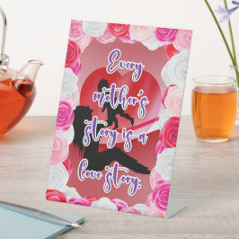 Die Geschichte der Liebe einer Mutter Sockelschild