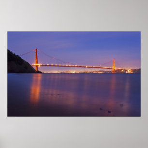 Die Golden Gate Bridge in der Dämmerung von Kirby  Poster