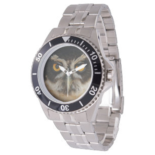 Die goldenen Augen eines spektakulären Eule Armbanduhr
