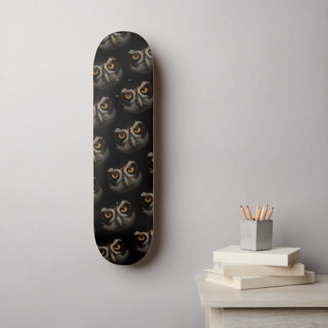 Die goldenen Augen eines spektakulären Eule Skateboard (Wandkunst)