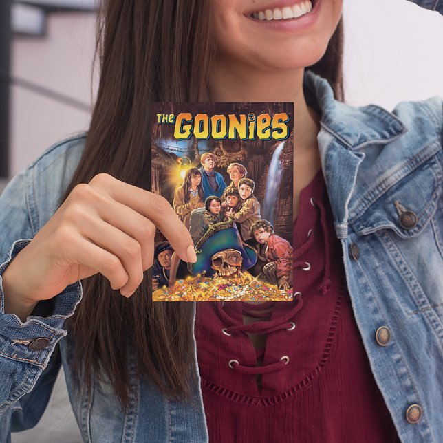 Die Goonies ein Mit Augen Schatz von Willy Postkarte (Person holding postcard)