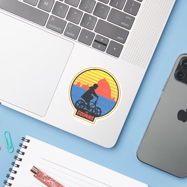 Die Goonies Retro Mikey Riding Bike Grafik Aufkleber (Laptop mit iPhone)