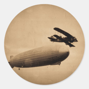 Die Graf Zeppelin nähert sich New York City 1928 Runder Aufkleber