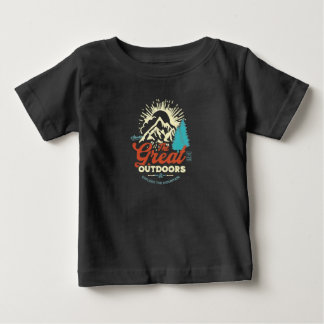 Die große Außenwelt: Entdecken Sie das Gebirgsdesi Baby T-shirt