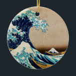 Die große Welle durch Hokusai Vintagen Japaner Keramikornament<br><div class="desc">Die große Welle weg von Kanagawa (神奈川沖浪裏) ist ein Vintager ukiyo-e woodblock Druck durch japanischen Künstler Katsushika Hokusai,  einmal gemacht zwischen 1829 und 1832 - zuerst in der Reihe der sechsunddreißig Ansichten vom Fujisan.</div>