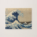 Die große Welle von Katsushika Hokusai<br><div class="desc">Katsushika Hokusai - Unter der Welle vor Kanagawa,  Die Große Welle,  1830-1833. Katsushika Hokusai war eine japanische Künstlerin,  ukiyo-e Maler und Printmacherin der Edo-Periode.</div>