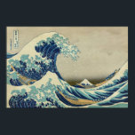 Die große Welle vor Kanagawa Poster<br><div class="desc">Dies ist eine Reproduktion eines sehr berühmten Holzschnitts namens Kanagawa Okinami-Ura (神 奈 川 裏),  bekannt in Englisch unter dem Namen The Great Wave off Kanagawa. Es wurde erstmals in den 1830er Jahren von einem Künstler namens Katsushika Hokusai als Teil seiner sechsunddreißigsten Ansichten über den Fuji gedruckt.</div>